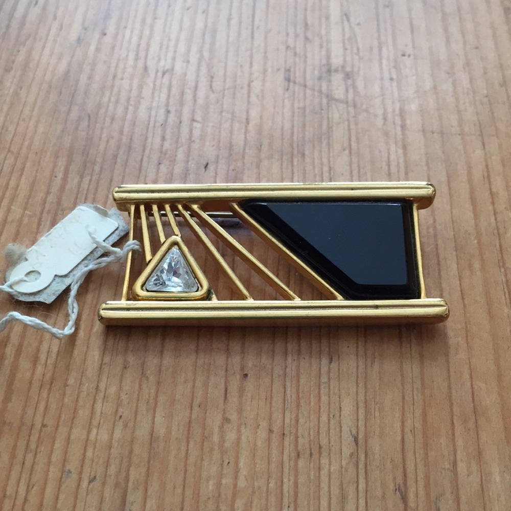 Brooche